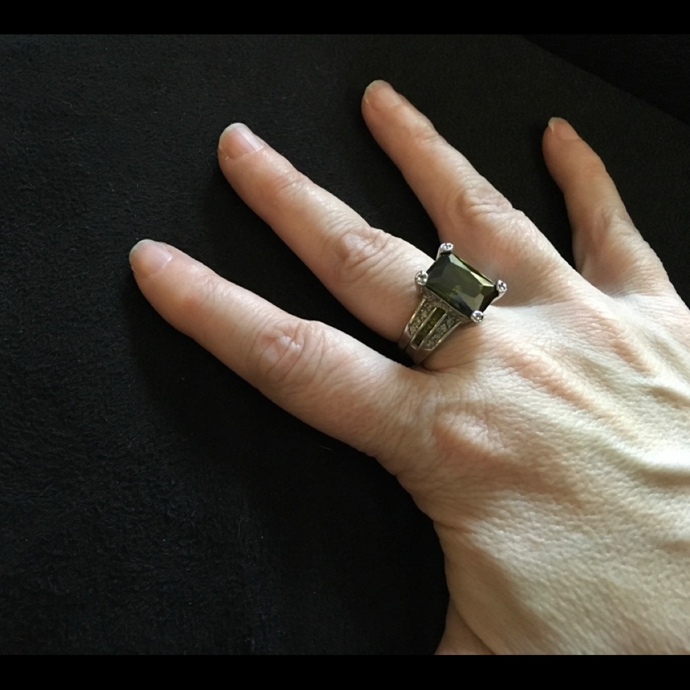 Park Lane ring, green/silver size 7